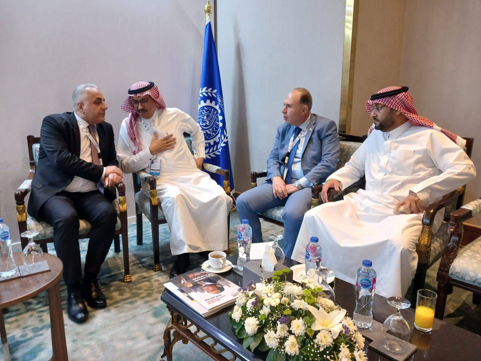 كركي يلتقي رئيس اللجان العمالية في السعودية من القاهرة