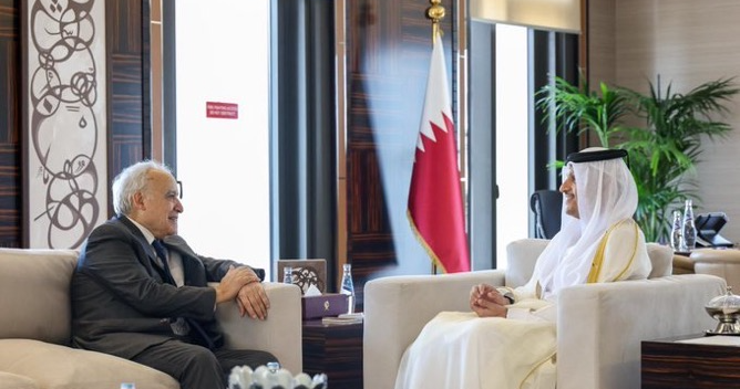 وزير الثقافة زار رئيس مجلس الوزراء القطري
وبحث مع الكواري سبل التعاون بين البلدين