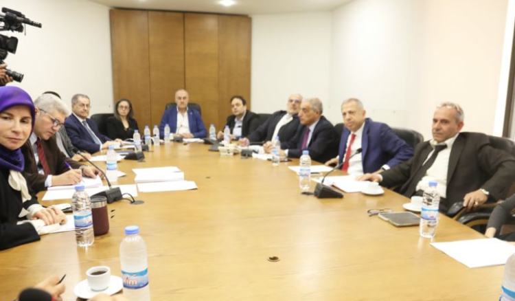 الصيدليات المدمرة وإنصاف الاطباء على طاولة لجنة الصحة