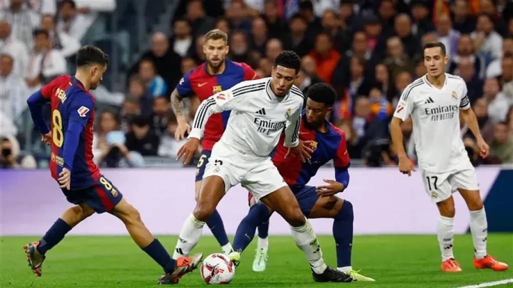 كلاسيكو اسباني جديد بين برشلونة وريال مدريد اليوم (17.15)