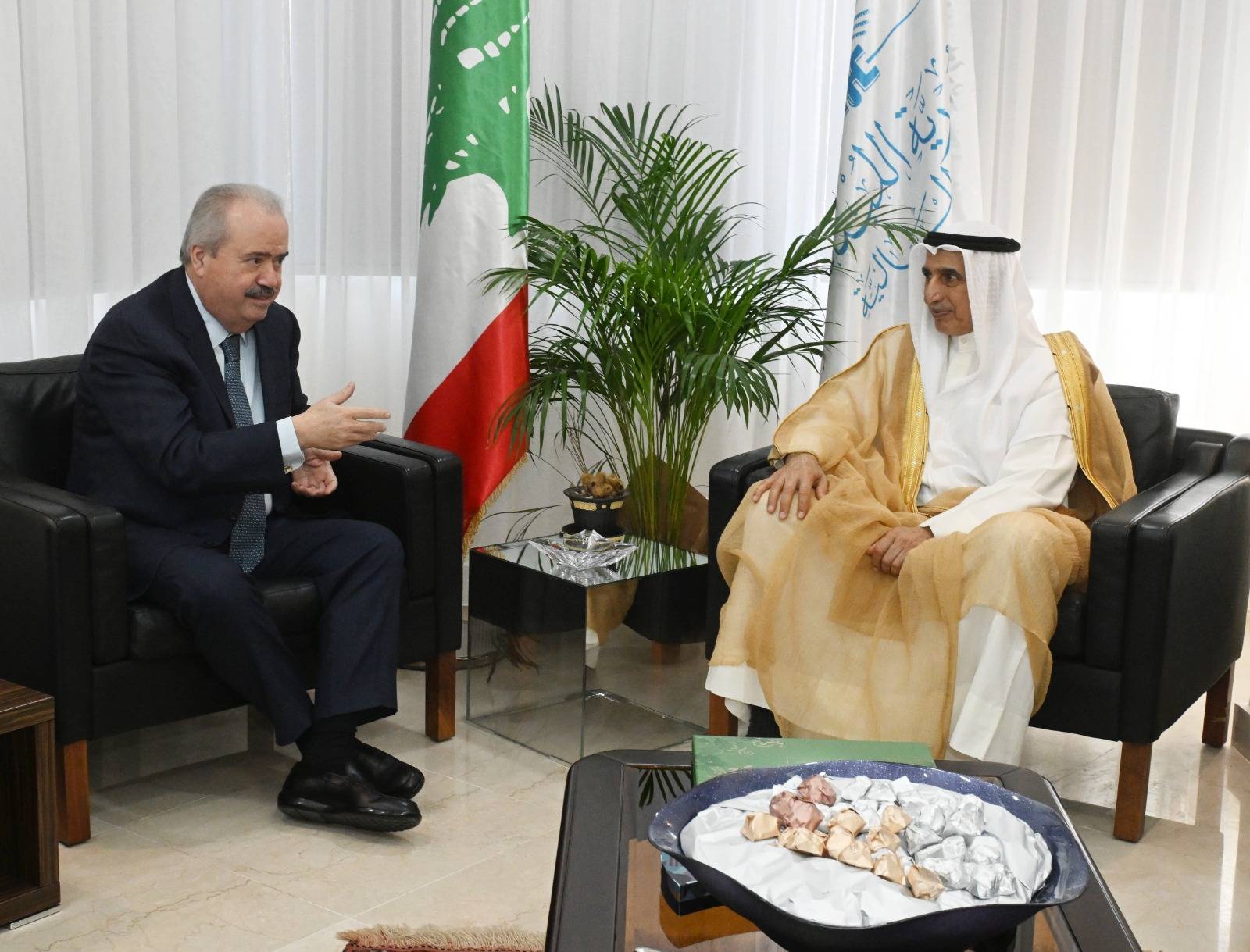 جابر تبلغ من المدير الإقليمي ل IFC آليات مساعدة لبنان

والتقى رئيس مجلس ادارة الصندوق الغربي للانماء