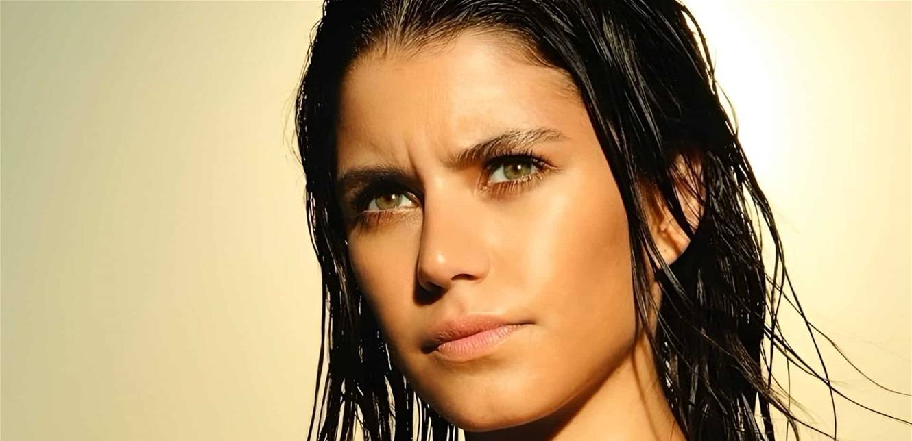 "لا أستطيع الإنجاب"..  بيرين سات "تصدم" الجمهور بتصريحها
