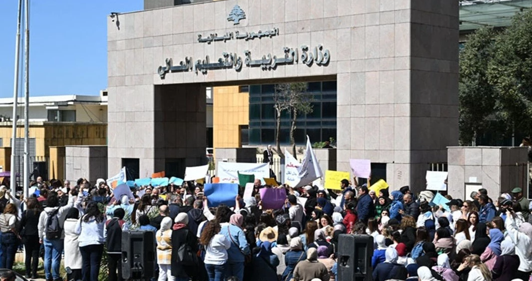 رابطة المتعاقدين ترحب بتحرك التربية وتُعلّق الإضراب بانتظار الحكومة