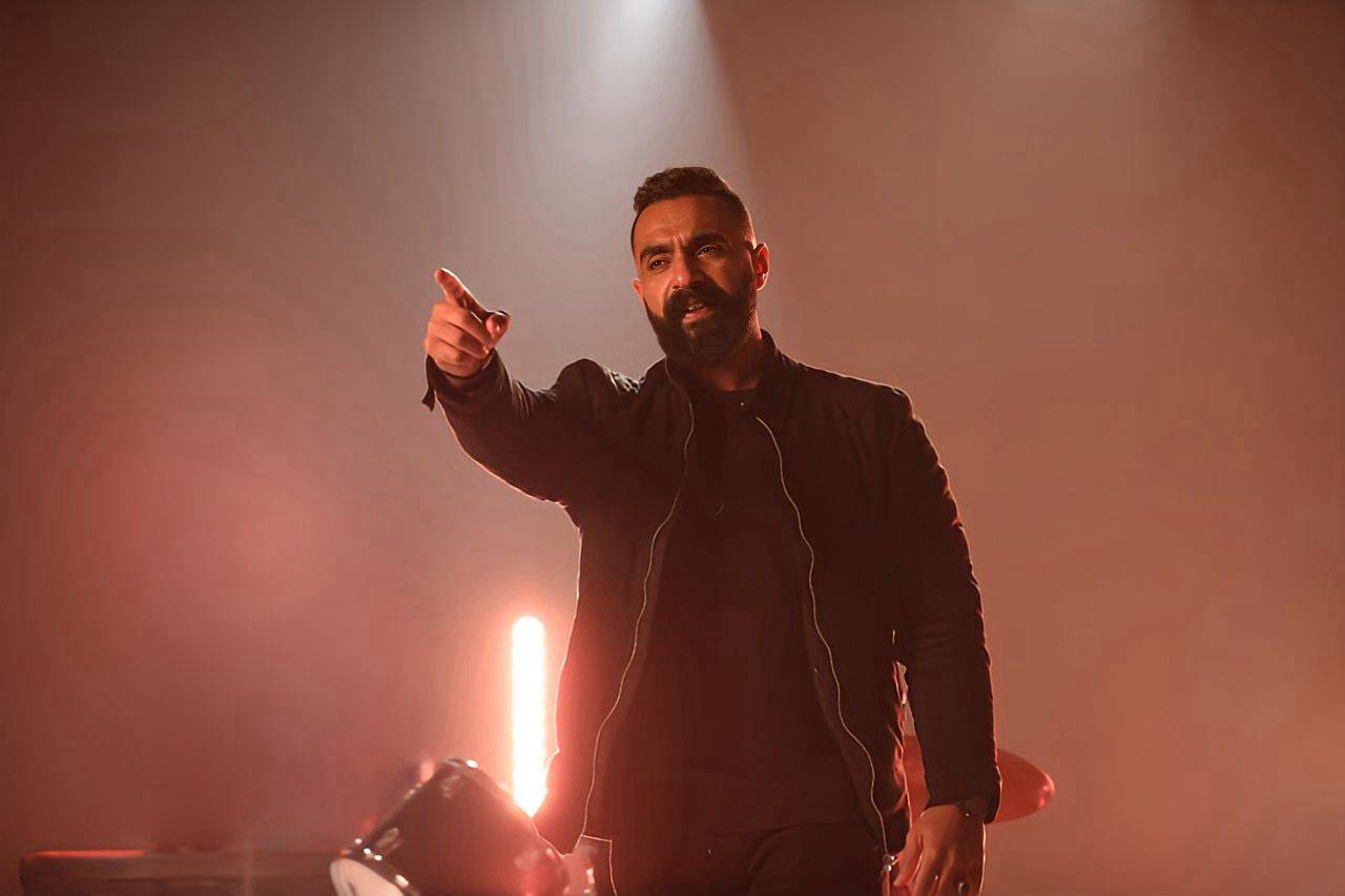 محمد رأفت يطرح أغنية "كمل"