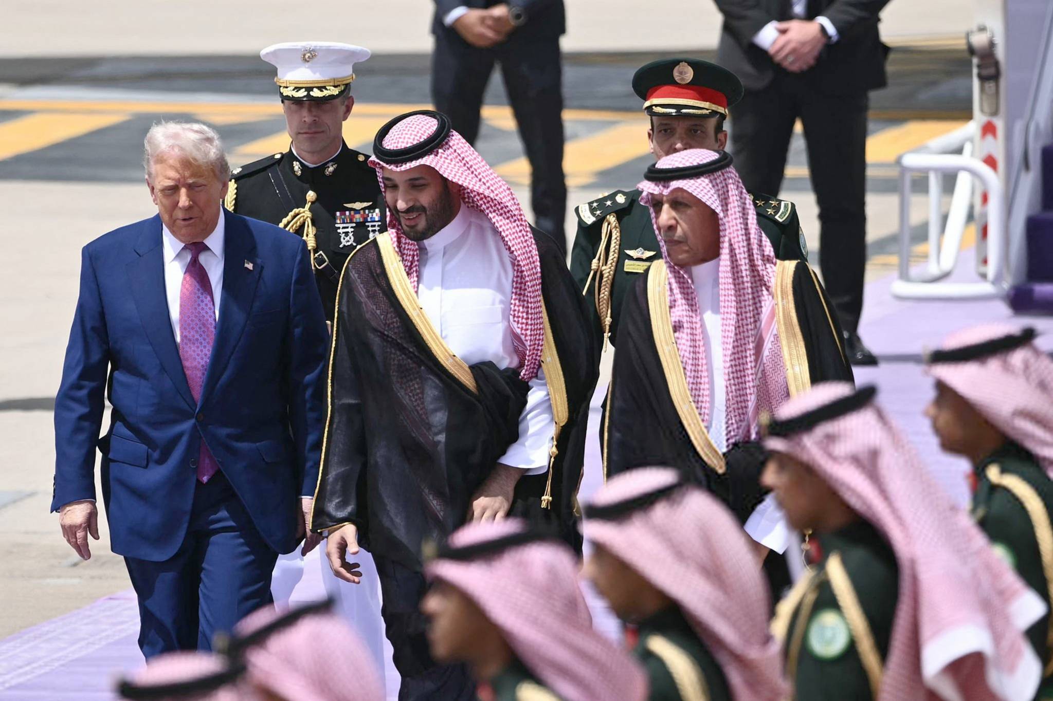 ترامب يرفع العقوبات عن سوريا و«يشترط» لمساعدة لبنان
طرابلس تحت الضغط: شارع غاضب وانتخابات معلّقة
قضية «المرفأ» تتحرك و«المتقاعدين» الى التصعيد