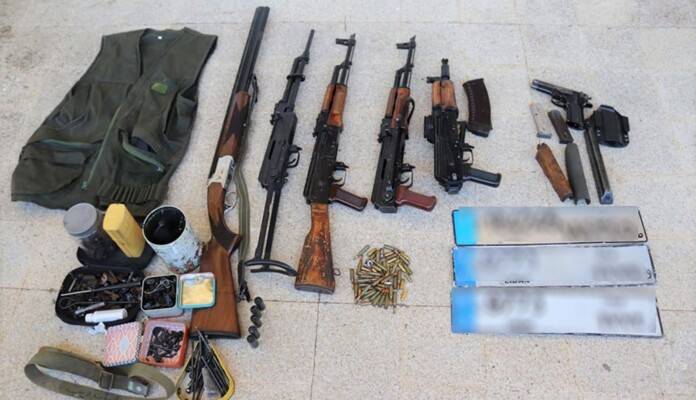 الجيش: توقيف 14 شخصًا لارتكابهم جرائم
مختلفة وضبط أسلحة وذخائر ومخدّرات بحوزتهم