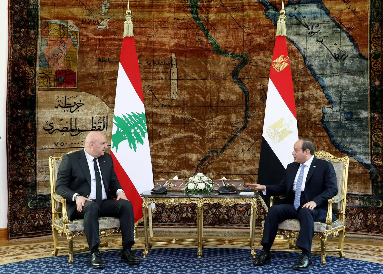 عون في القاهرة... هل يُعاد إحياء اتفاق 2021؟