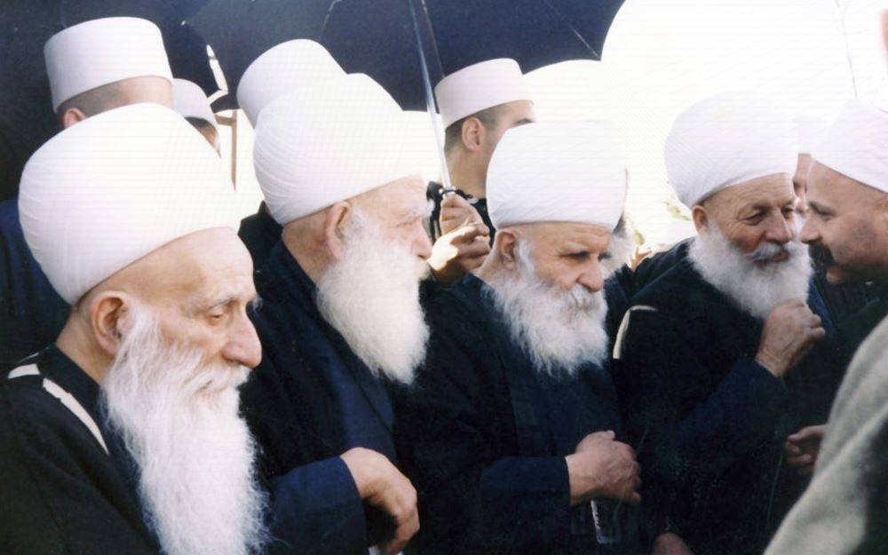 مَن حصر تمثيل الدروز بموفق ظريف في حفل تنصيب البابا؟
مصادر درزيّة: موقف عون للتاريخ وإدانة للاهثين وراء التواصل معه
مواقف جنبلاط الرافضة للتطبيع وحدها تحمي الدروز ووجودهم