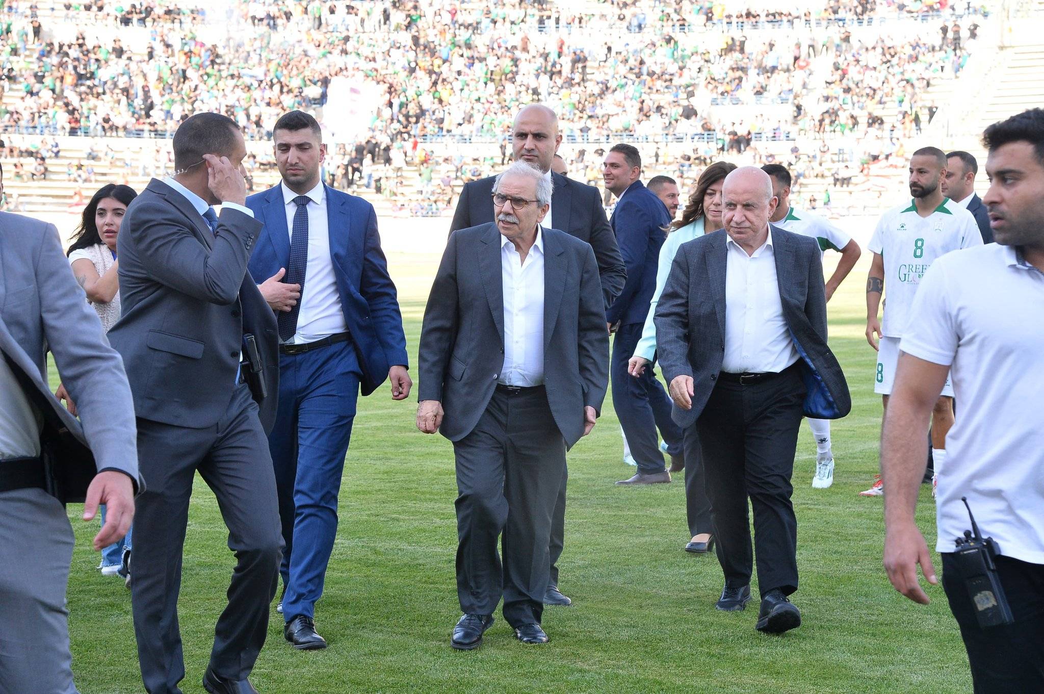 حزب الله يستنكر الهتافات المسيئة بحق  سلام ويدعو إلى ضبط النفس