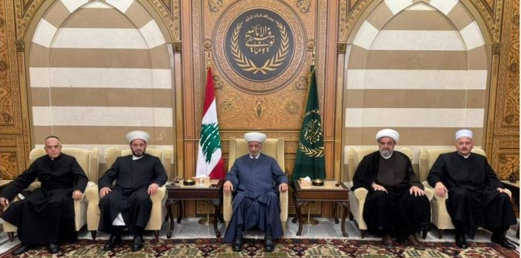 لجنة متابعة القمّة الروحيّة: للتمسّك
بالسلم الأهلي خيارًا لا بديل منه لحماية لبنان