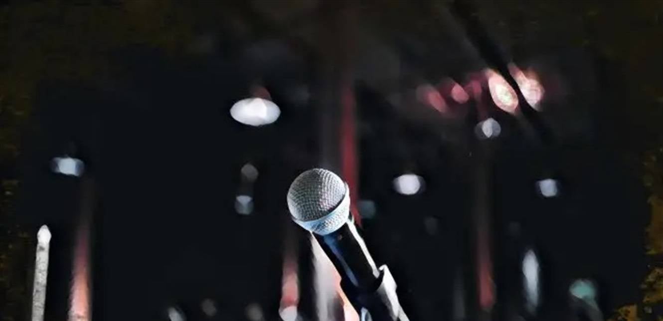 تعرّض لوعكة صحيّة مفاجئة... فنان لن يُحيي حفله غداً