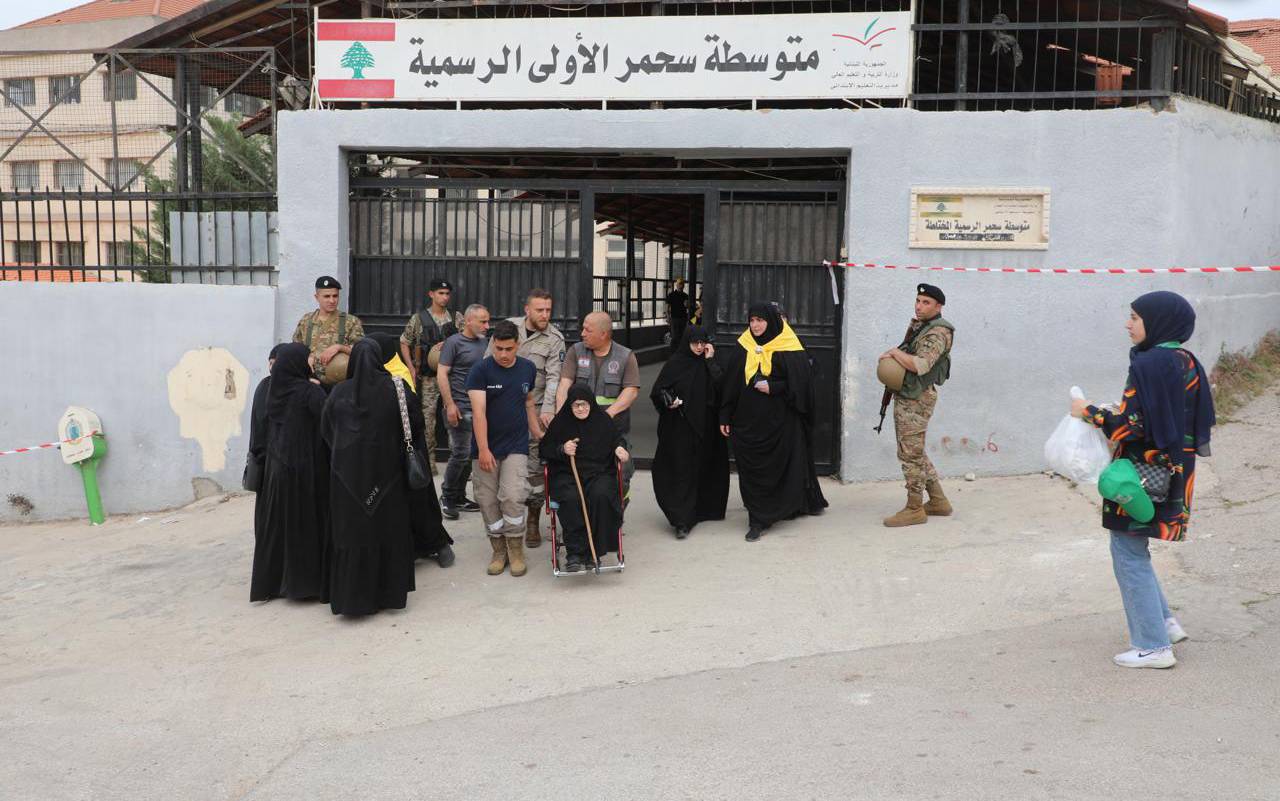 الإقبال الضعيف على انتخابات بيروت يُهدّد المناصفة
محمود عباس في لبنان الأربعاء لتحديد أطر سحب السلاح الفلسطيني