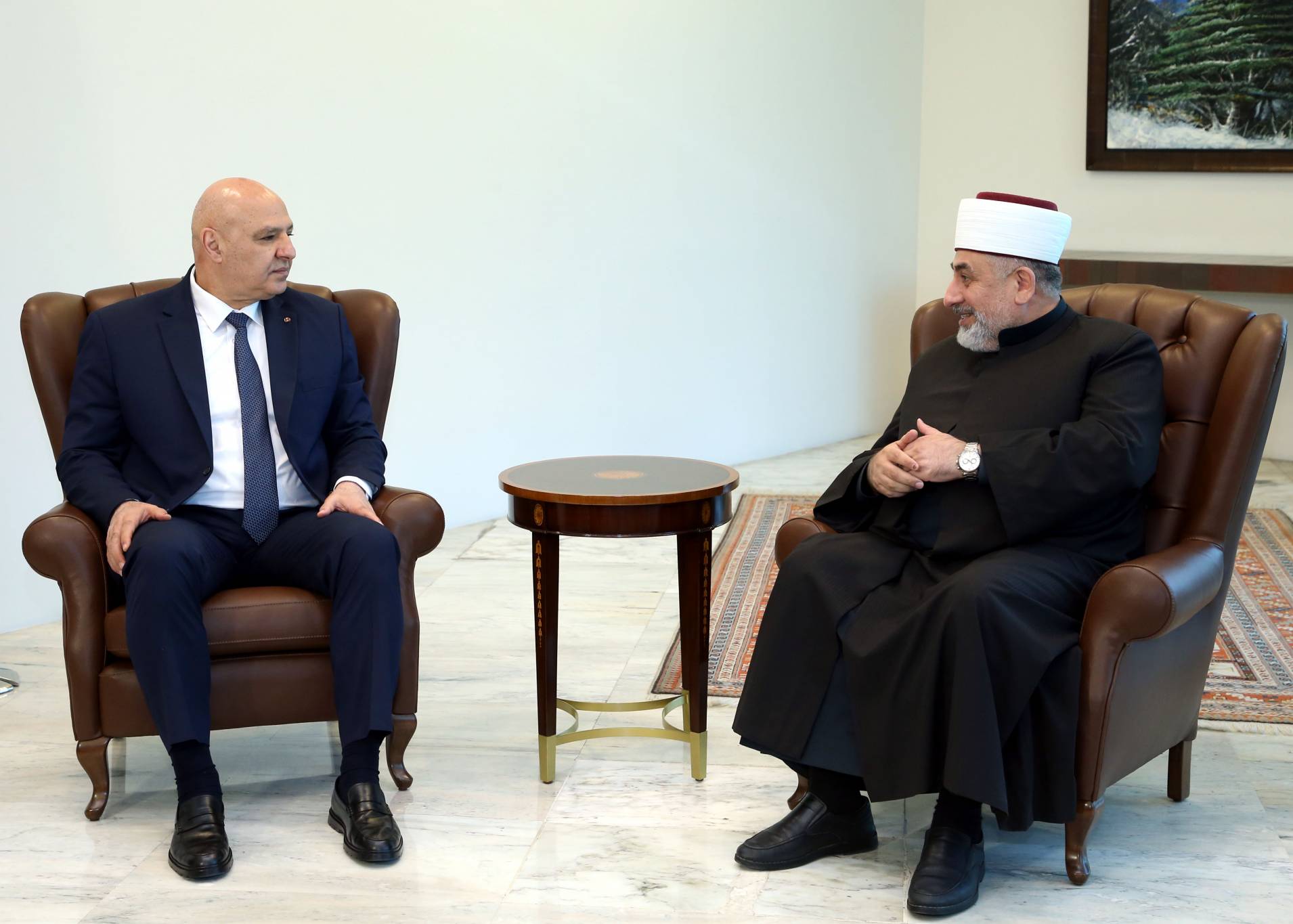 تناول مع مرقص وعيسى الخوري أوضاع وزارتيهما... واطلع على شؤون الطائفة العلويّة
عون: نثمّن الأهداف التي تعمل عليها المؤسسة المارونيّة للانتشار
لمُساعدة المنتشرين على ترسيخ ارتباطهم بوطنهم