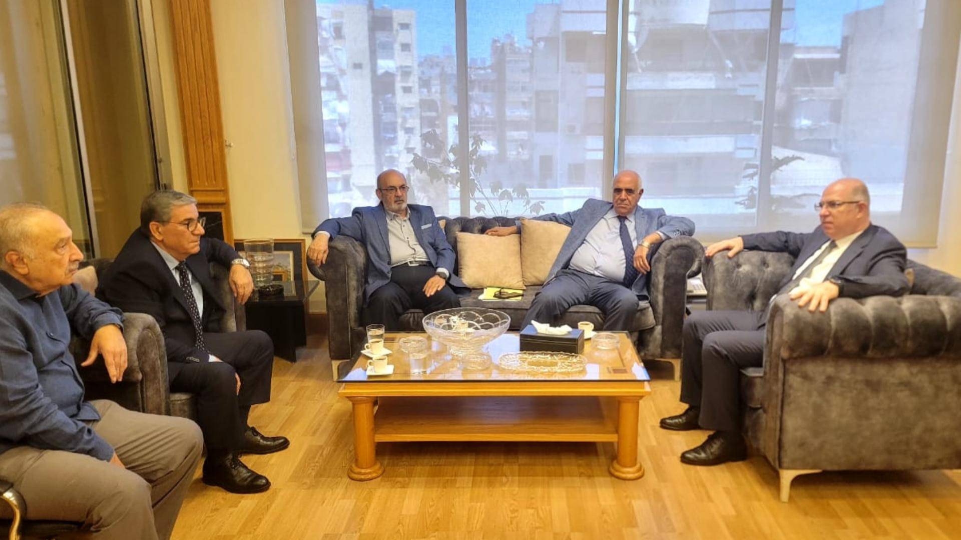 القصيفي زار وزير العمل شاكرًا إنجاز
مرسوم إخضاع الصحافيين لأحكام الضمان