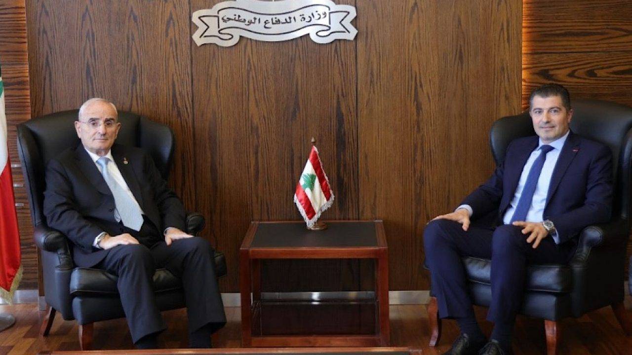 منسّى بحث في ملفات الإسكان وضبط الحدود