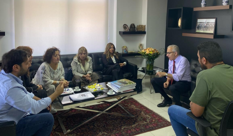 البساط التقى وفدا من أهالي ضحايا المرفأ في اطار متابعة ملف الاهراءات