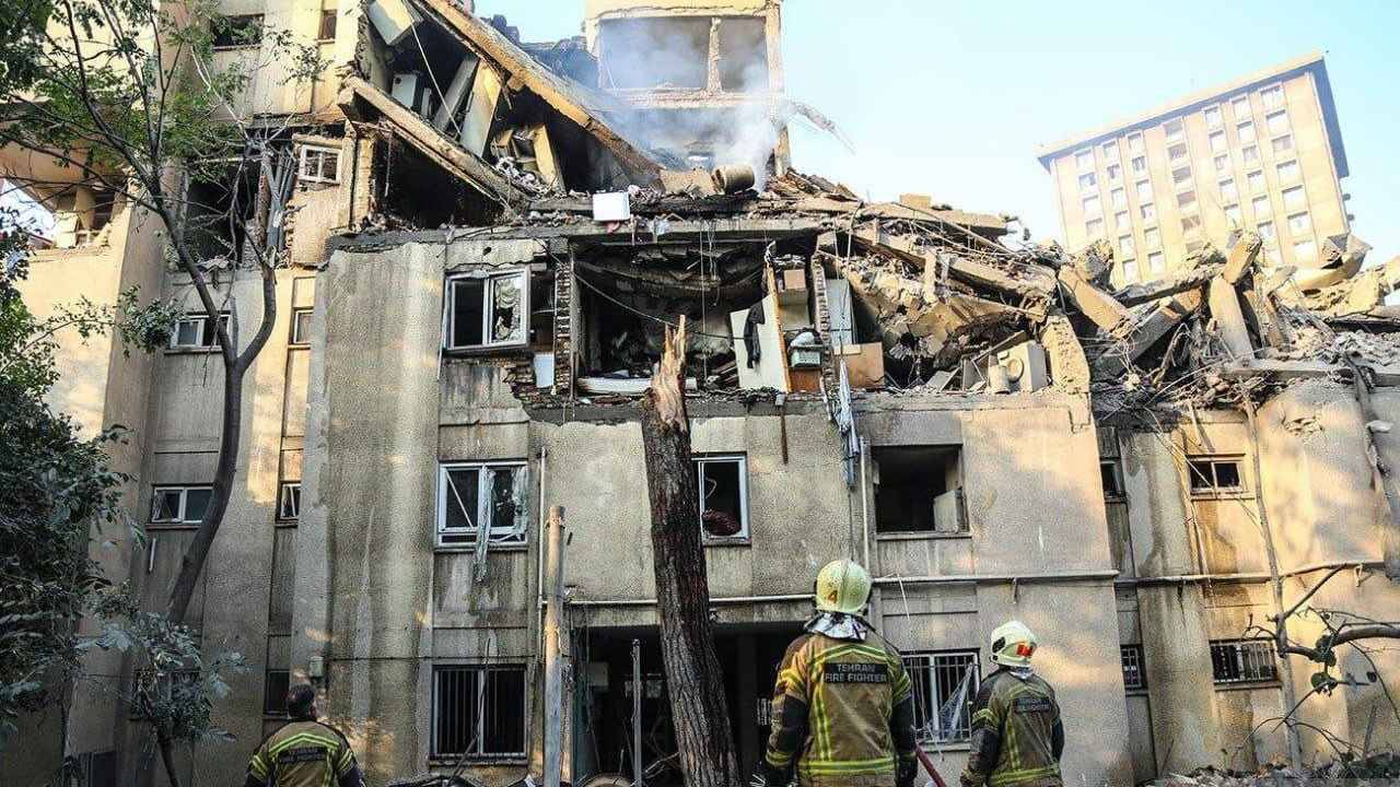 "إسرائيل" تضرب إيران... كيف سيتأثّر لبنان؟
