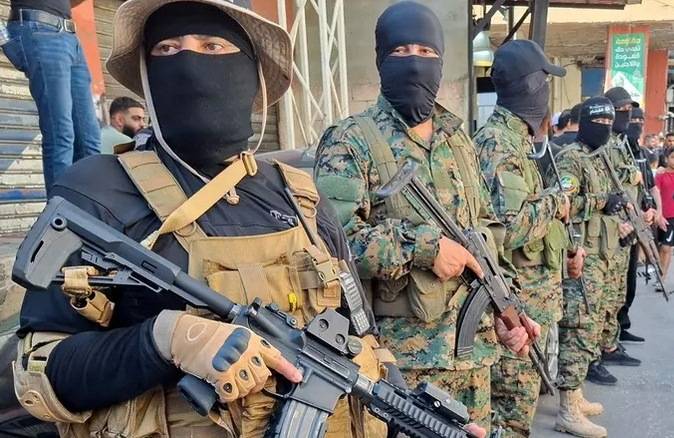 عباس أوقع لبنان في "فخ" تسليم السلاح الفلسطيني
وُضع في "الثلاجة" لمعالجته بهدوء وتوافق الطرفين