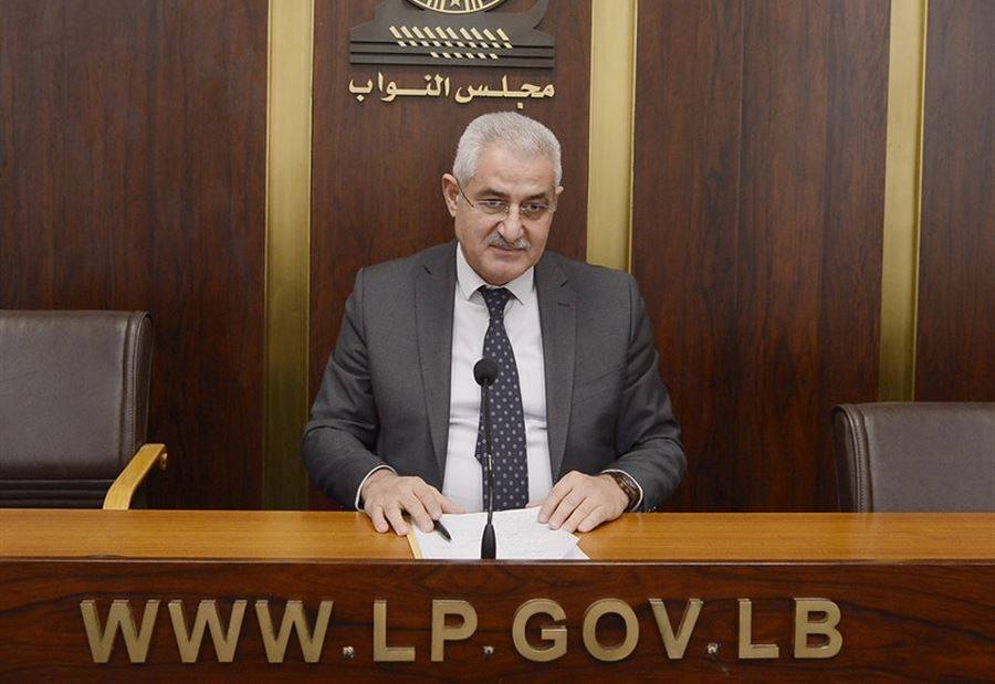 لجنة الاشغال تطلب من الحكومة الرجوع عن قرار هدم الاهراءات