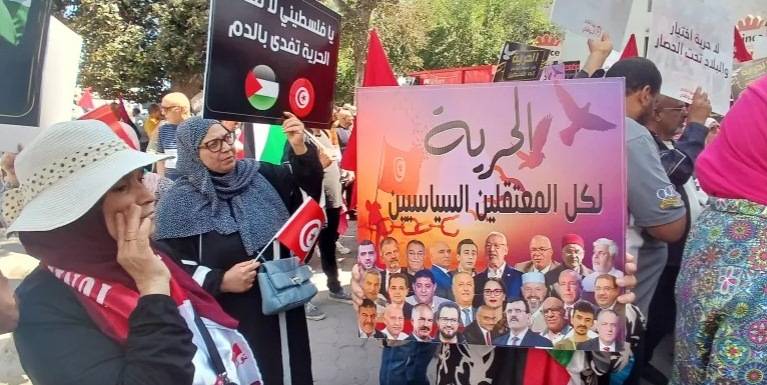 شخصيّات حقوقيّة تونسيّة تلجأ
لـ "العدالة الدوليّة" لمواجهة "الإستبداد "