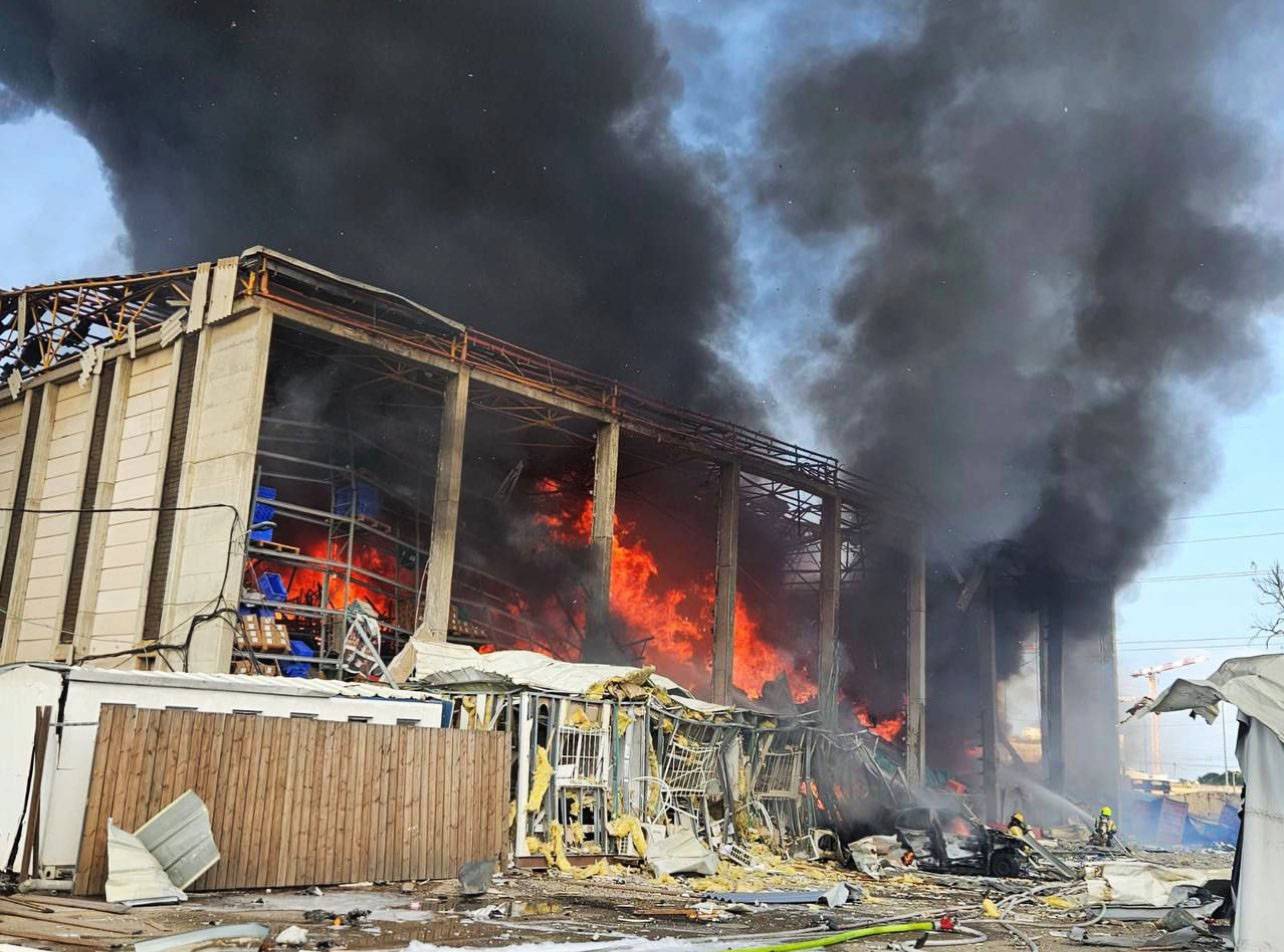 مواجهة بلا سقف بين إيران و«إسرائيل»... وواشنطن على حافة التدخّل!
سفير غربي يحذر من عمل عسكري «اسرائيلي» في الجنوب حتى الأولي
برّاك بعد لودريان: لا اعذار للتاخير