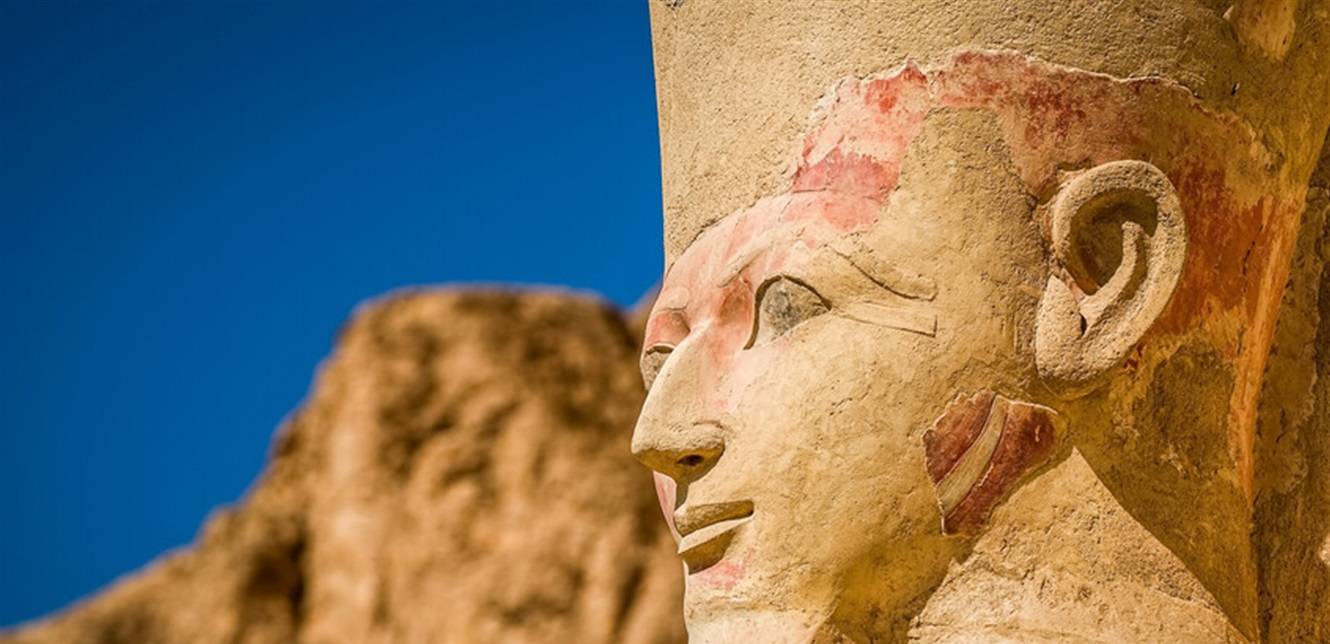 ما الأسباب الحقيقية وراء محو آثار الملكة حتشبسوت؟