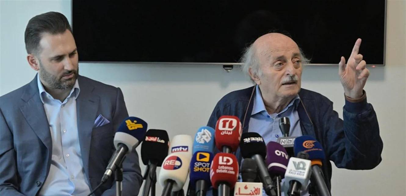 جنبلاط يقرأ ويتموضع مع كل تحوّل إقليمي ودولي
سلّم سلاح الإقتتال الداخلي لمنع الفتنة ودخولها