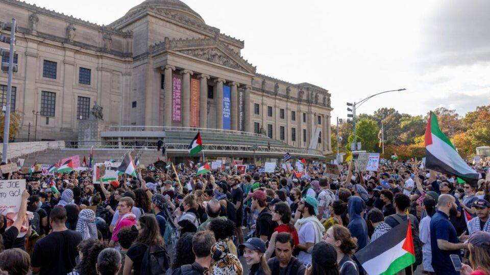 "هارفارد" و"تورنتو" تضعان خطة طوارئ للطلبة الأجانب