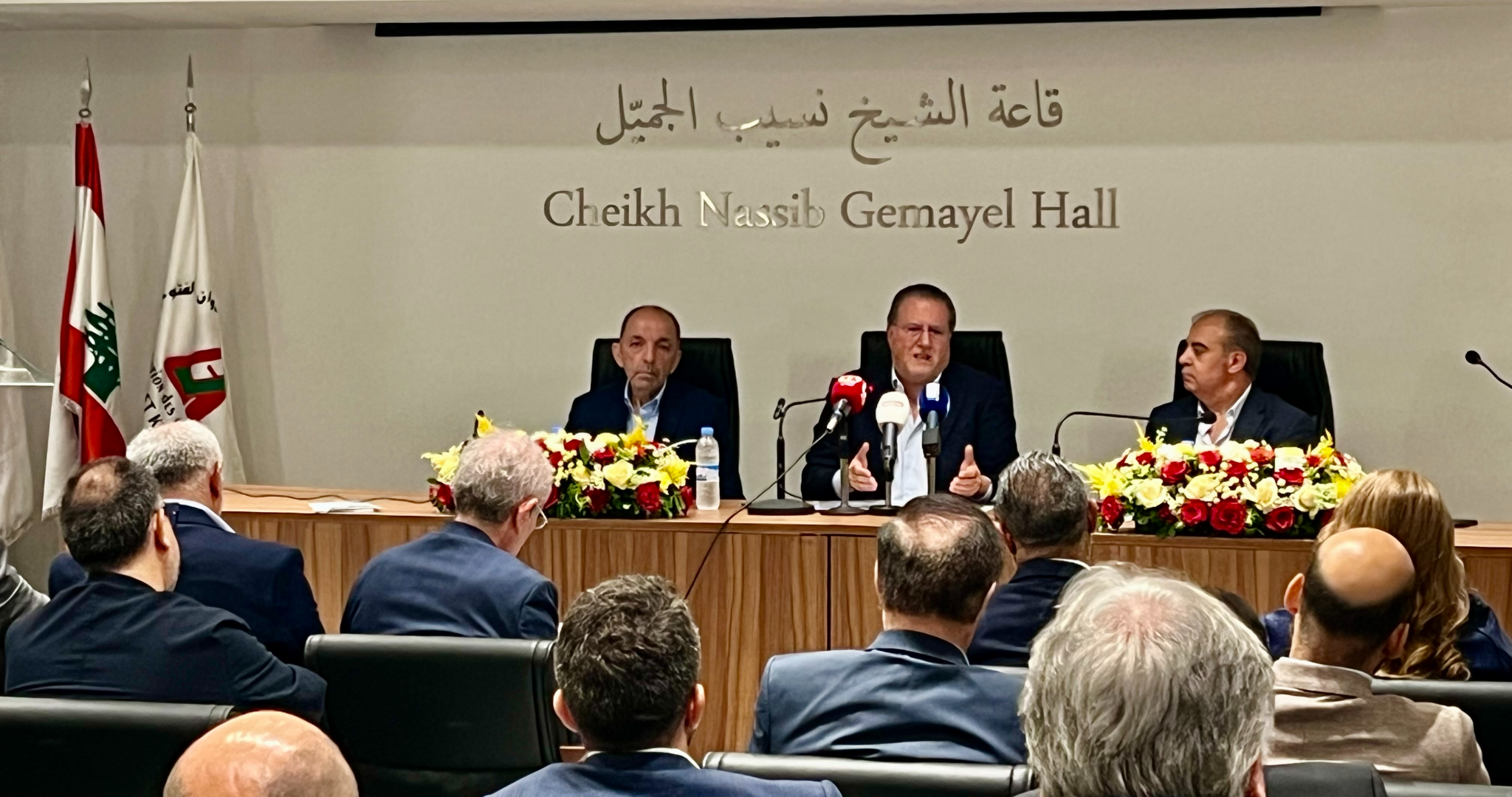 شقير يدعو القطاع الخاص اللبناني خلال لقاء حواري في جونيه
الى تشغيل محركاته بالسرعة القصوى للاستفادة من موسم الصيف
