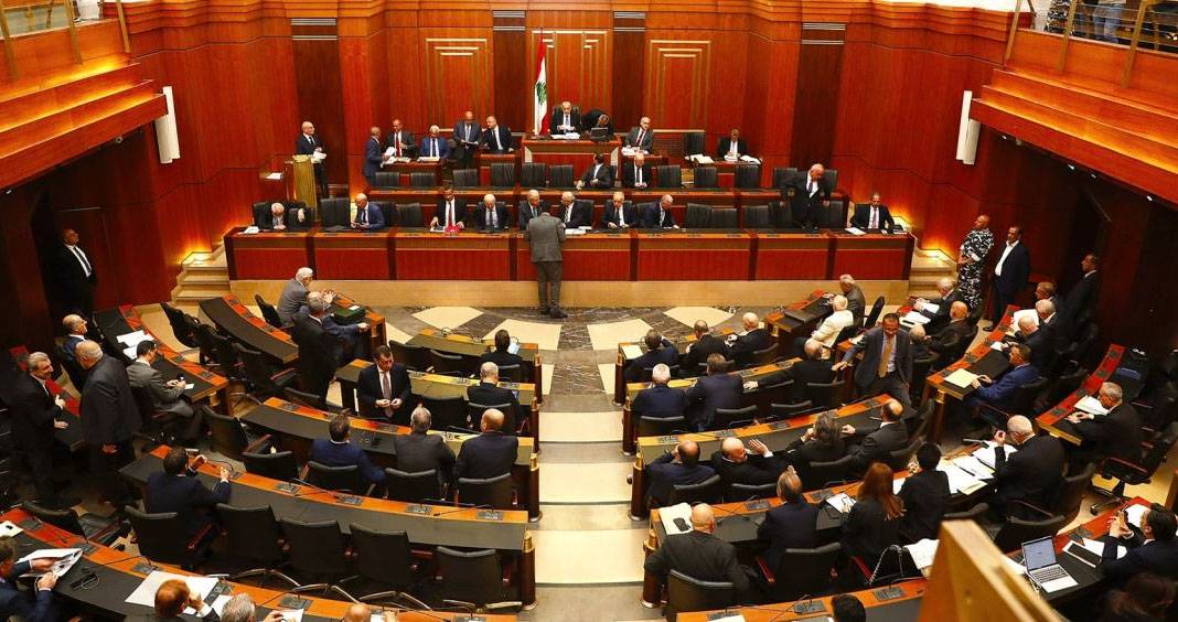 معالم الردّ على ورقة برّاك تتبلور... وحزب الله سلّم موقفه
إجهاض مُحاصرة «الثنائي» انتخابياً... والمواجهة مفتوحة
الأمن العام فكّك خليّة لتنظيم «داعش» تتعاون مع «الموساد»؟!