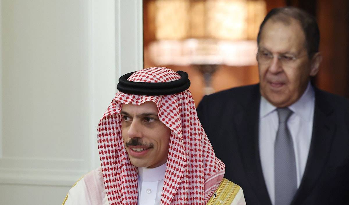 لافروف وبن فرحان: لحل خلافات المنطقة بالدبلوماسية
