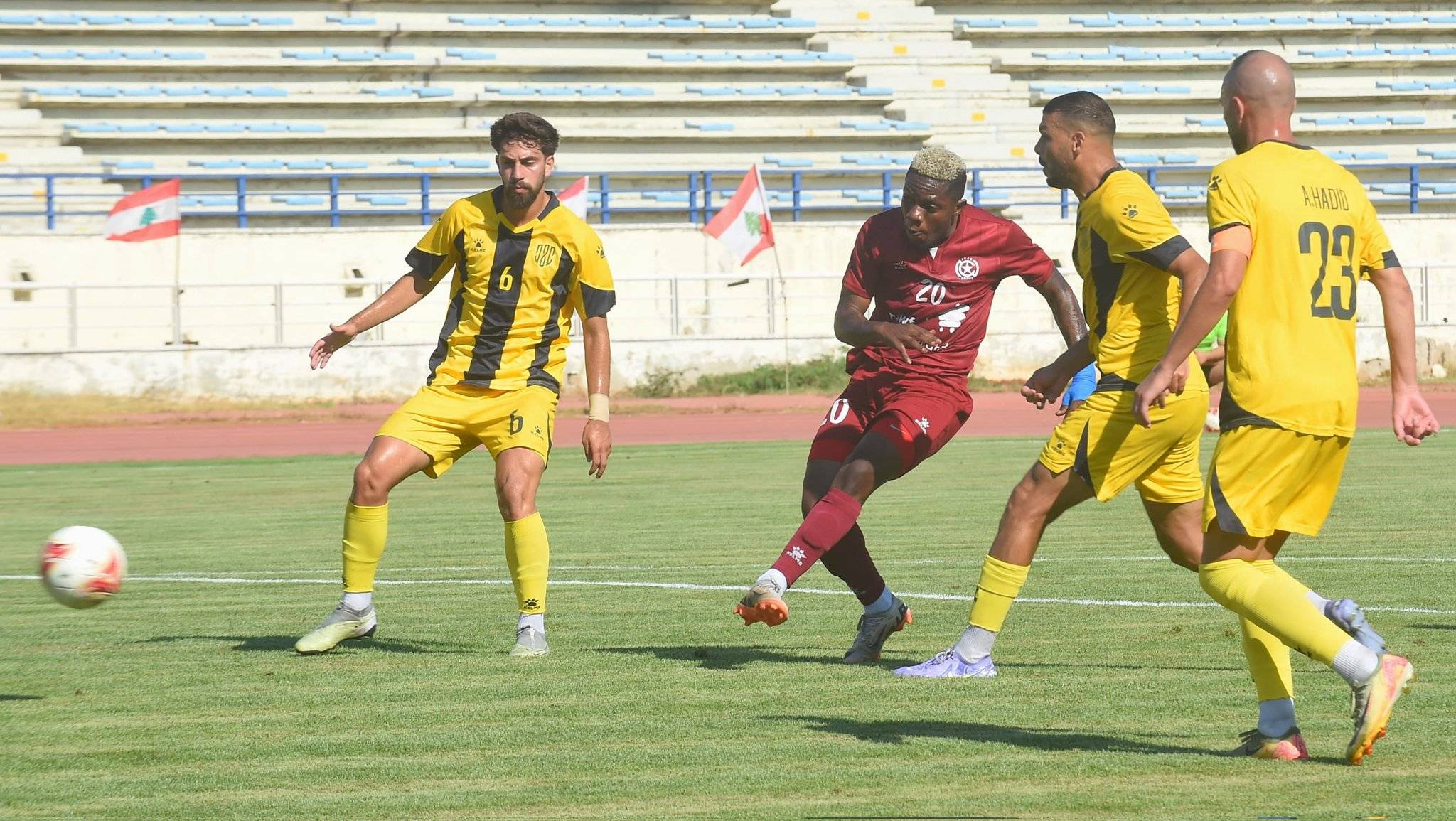 النجمة يسقط العهد (4-1)