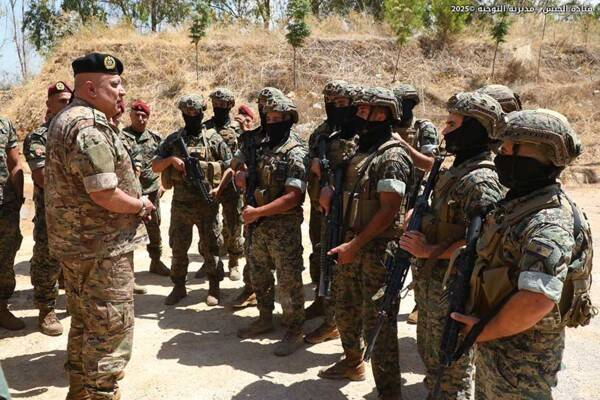 رئيس الأركان تفقد قيادة فوج المغاوير
واطّلع على سير اختبارات
التطوّع بصفة تلميذ رتيب
