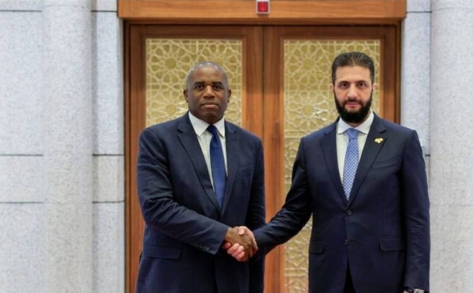 وزير الخارجية البريطانية في دمشق لتأكيد دعم بريطانيا للحكومة السورية في تنفيذ التزاماتها