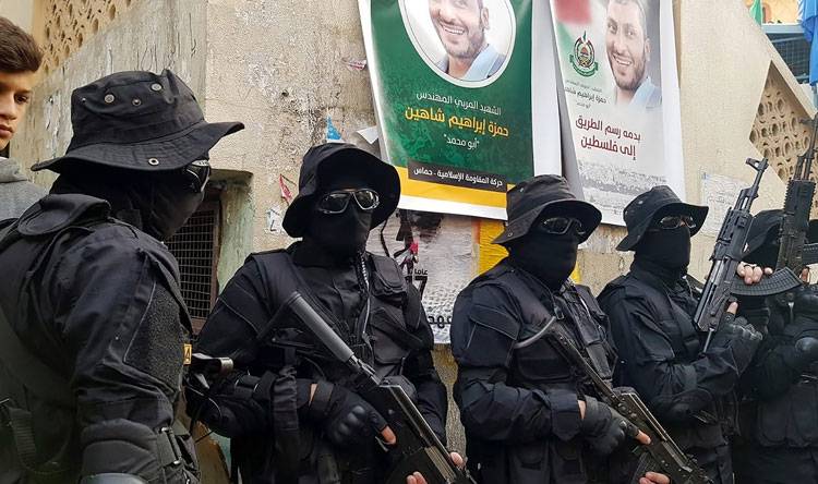 ما علاقة تسليم السلاح بإعفاء السفير الفلسطيني من مهامه؟