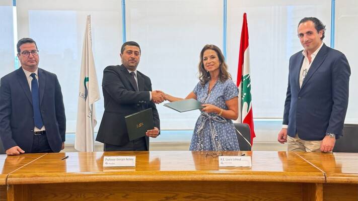 مذكرة تفاهم بين وزارة السياحة وجامعة الحكمة لتعزيز مهارات العاملين في المطار