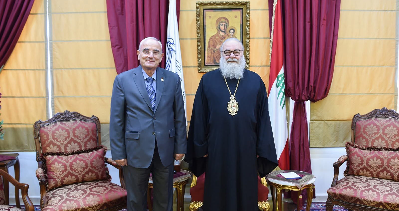 تلقّى رسائل تعزية... والتقى وزير الدفاع
يوحنا العاشر: نأمل أن تحمل الأيام المقبلة الخير للبنان
منسى: نعزّي ونستنكر مجزرة كنيسة مار الياس