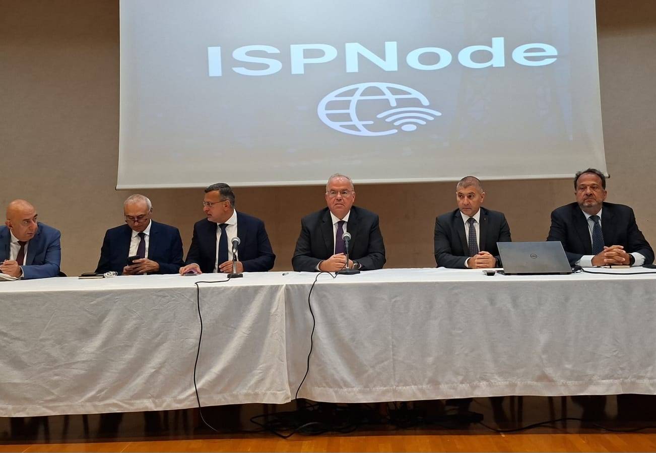 الحاج بحث مع ممثلي شركات
مزوّدي خدمات الإنترنت تطوير القطاع