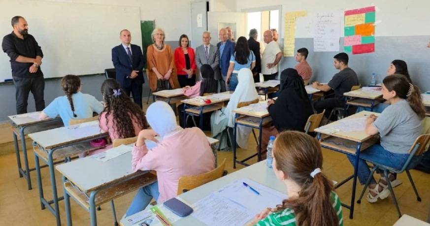 وزيرة التربية جالت على مراكز الامتحانات الرسميّة في الشمال:
كانت أسهل من المتوقع... وسنحافظ على مستوى تعليمنا رغم كلّ الصعاب