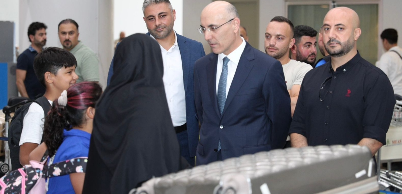 جال في المطار... وتبادل مع نظيره الكويتي الخبرات
الحجار: ضرورة تقديم أفضل الخدمات للمواطنين والزوار