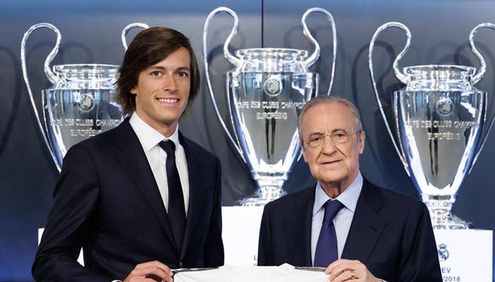 صفقة غريبة... ريال مدريد يحصل على مبلغ لشراء كاريراس
فينيسيوس تحت مجهر ليفربول وعملية جراحية لبيلينغهام