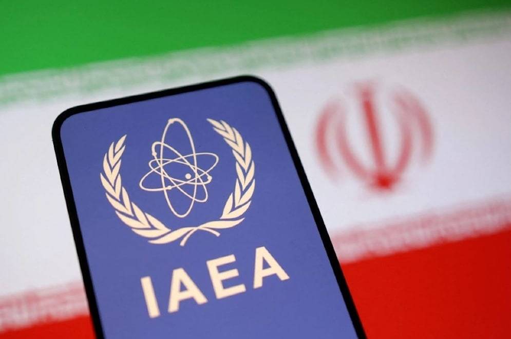 "شرائح خفية في الأحذية"... إيران تتهم مفتشي وكالة الطاقة الذرية بالتجسس!
