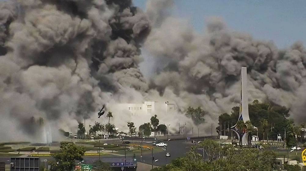 دمشق تحت النار ومجازر في السويداء: لا رابح من لعبة الخراب التركية «الإسرائيلية»!
كيف انكسرت حسابات الشرع على أبواب السويداء؟
«تل ابيب» تريد الجنوب السوري «منطقة عازلة» وحاكم خليجي: لقد خدعنا الأميركيون