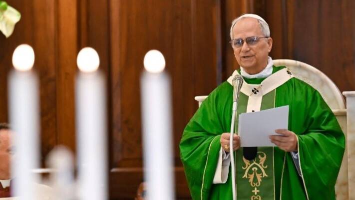 البابا يدعو لإنهاء الحرب بعد الهجوم
على الكنيسة الكاثوليكية في غزة