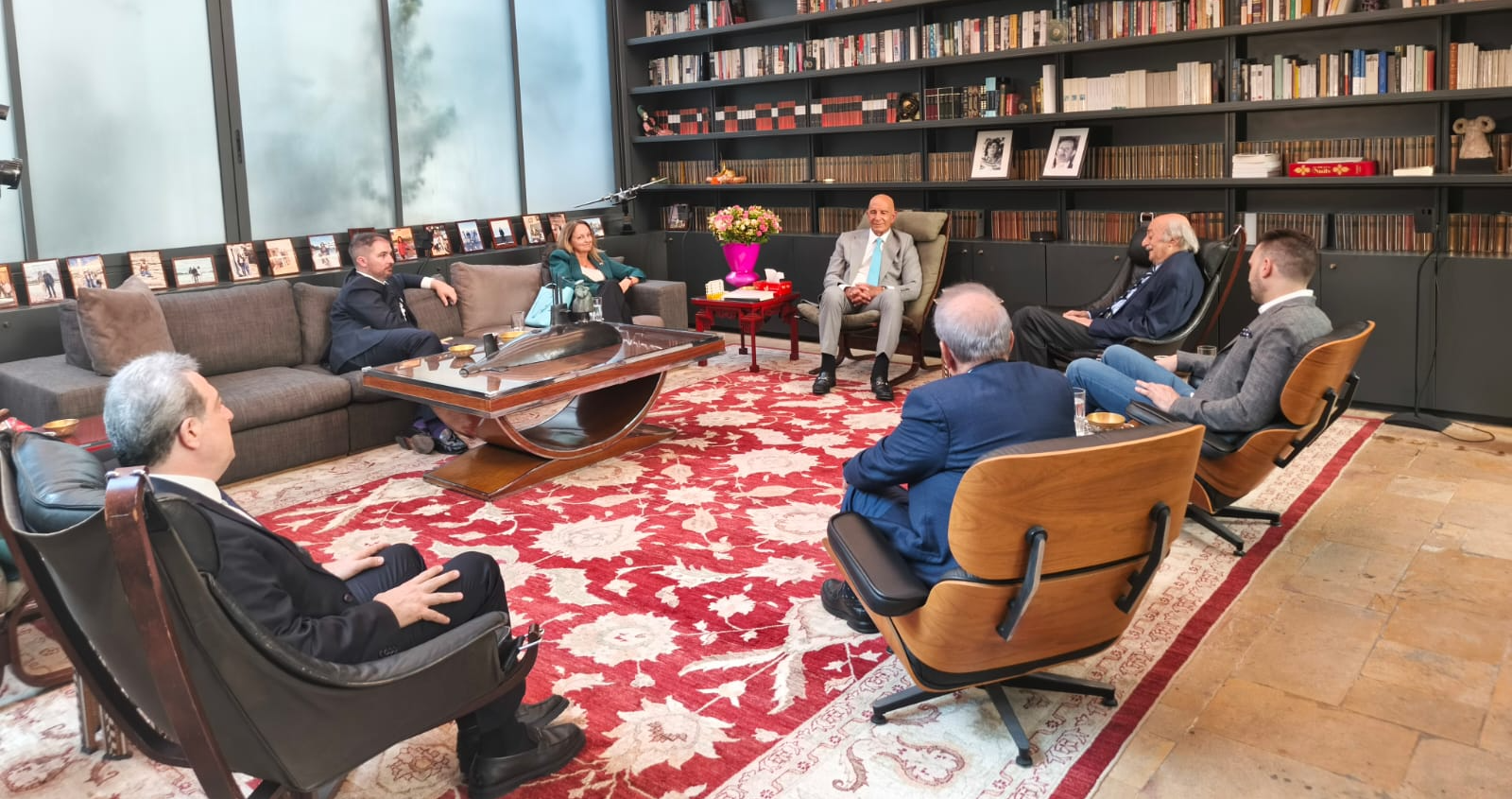 تسلّم من عون مشروع المذكرة الشاملة لتطبيق ما تعهّد به لبنان منذ اتفاق وقف الأعمال العدائيّة
براك: نحن لا يمكننا أن نجبر "إسرائيل" على القيام بشيء... وما نحاول فعله إعادة الاستقرار للمنطقة