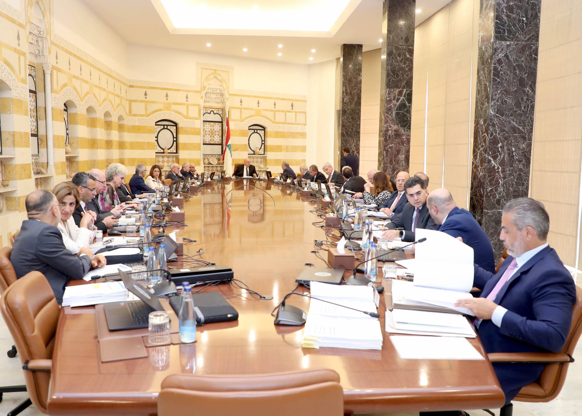 مجلس الوزراء عيَّن الهيئة الناظمة لزراعة نبتة القنب... والهيئة العامة للطيران المدني
عون: بعض الإعلام يلعب دوراً سيئاً... وعلينا أن نظهر الحقيقة - سلام: لإدراج مسألة إجراء تعيينات شاملة في الجمارك
