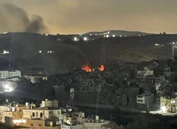 مستوطنون اقتحموا الأقصى...
والاحتلال حرق منازل بمخيّم نور شمس