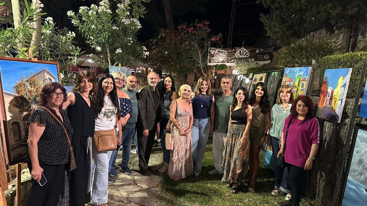 بلدية بلونة تقيم معرض فني حاشد