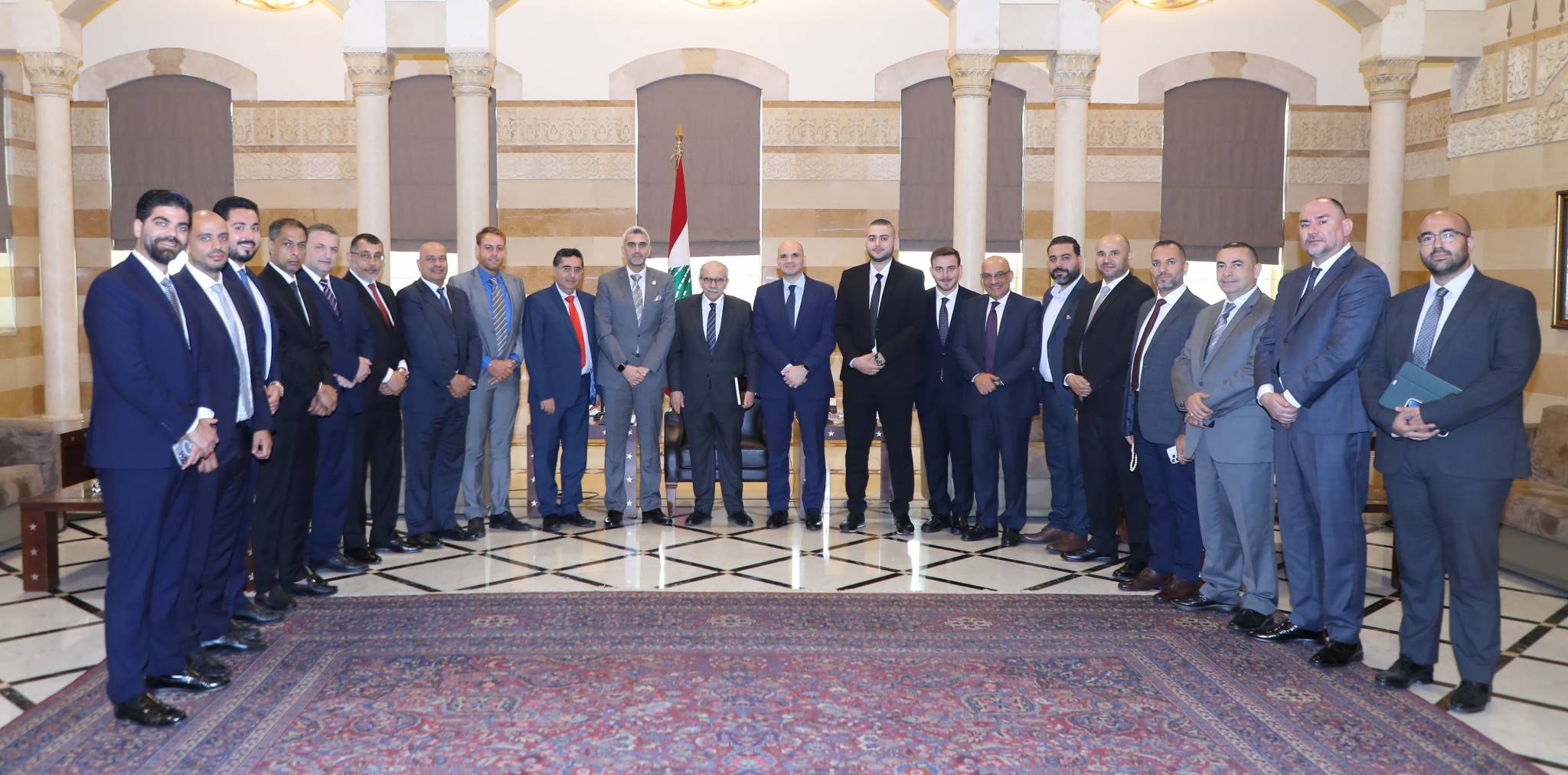 لقاءات صناعية وتجارية وبلدية لسلام في السراي

الزعني: اتفقنا على وضع خطة لانعاش الصناعة