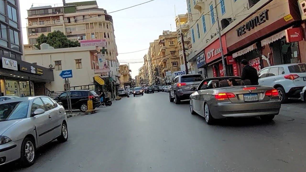 في فرن الشباك.. شاب ينهي حياته داخل سيارته